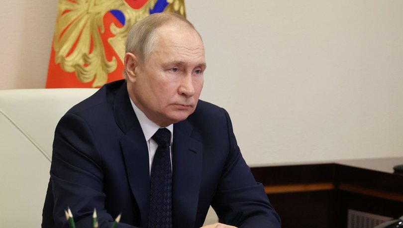 Putin tek başına Noel ayinine katıldı