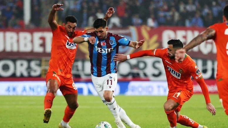 Trabzonspor Alanya'da darmadağın oldu