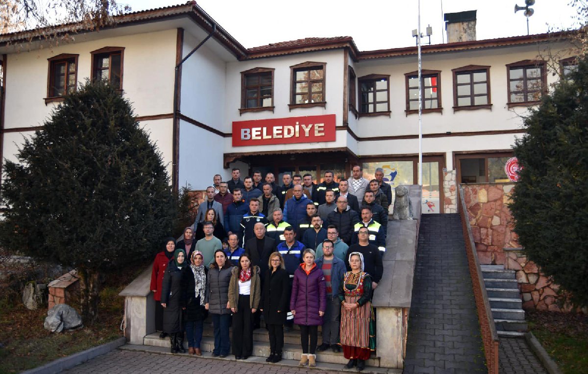 AKP'li başkandan oğluna belediye torpili