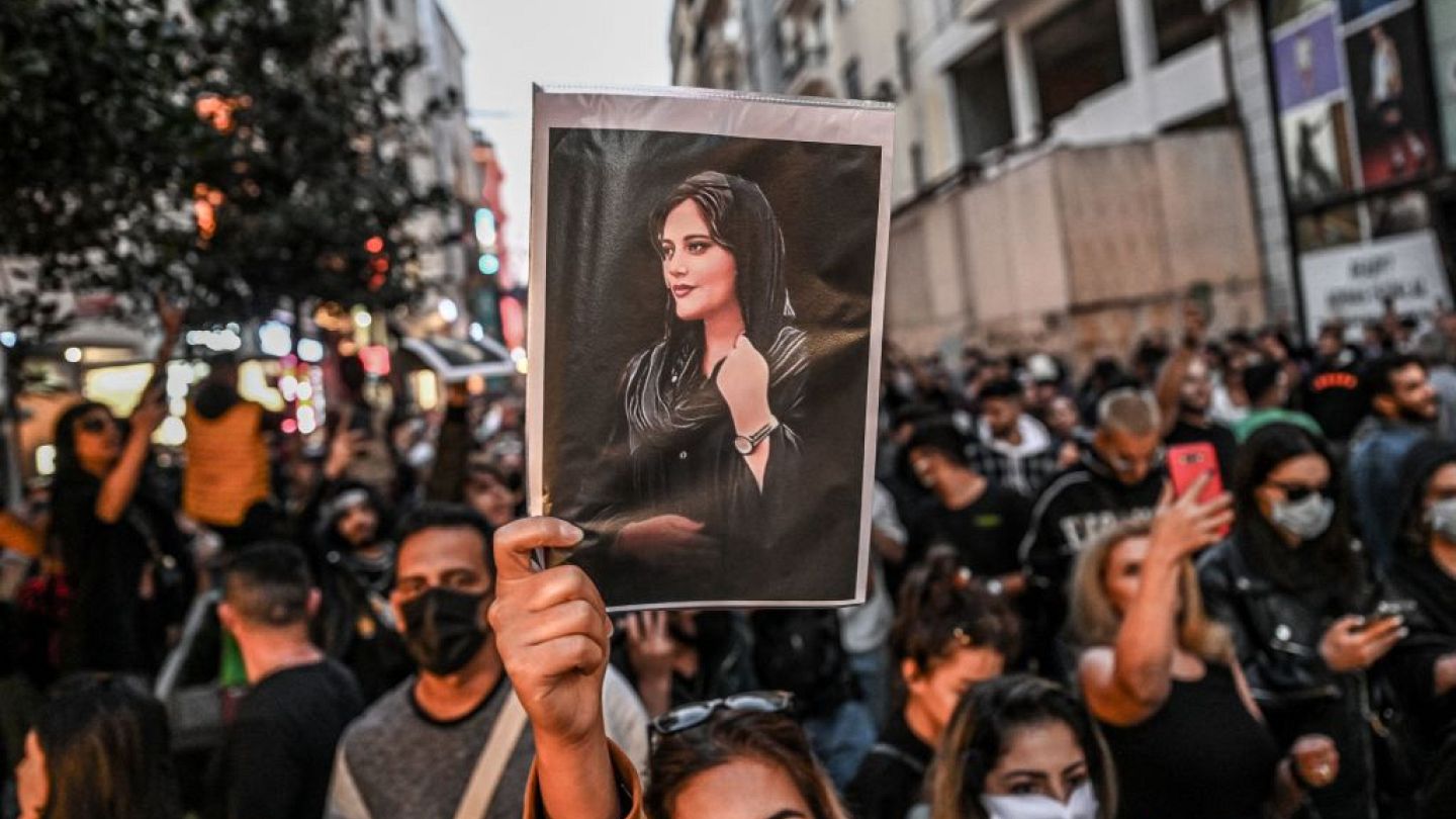 İran'da insanlık dramı devam ediyor