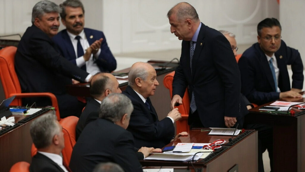 Ümit Özdağ: ''Kimin ajan olduğunu bütün ülkücüler biliyor!''