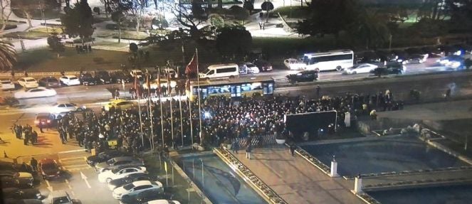 Saraçhane'de "İmamoğlu'na destek nöbeti" sürüyor