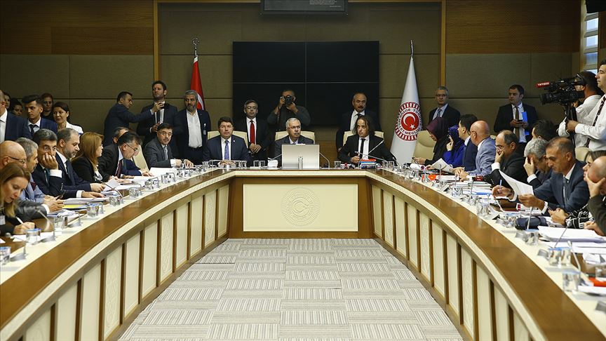 Milletvekili dokunulmazlıklarının kaldırılmasında ilk adım atıldı