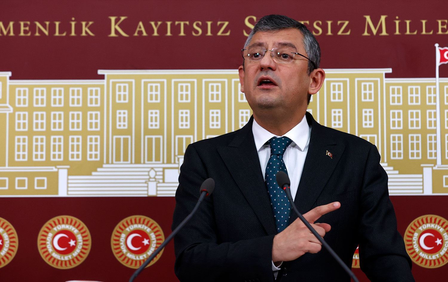 Özgür Özel: 'Soylu cevap veremez'!