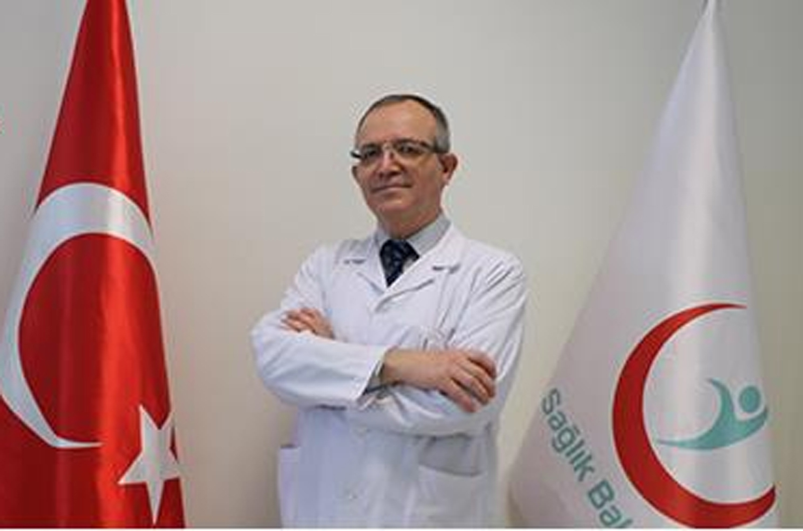 Hasta yakını doktoru başından yaraladı!