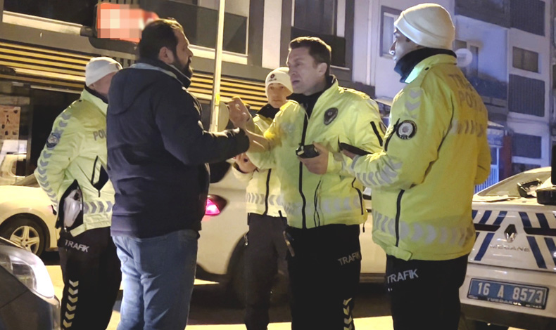 Alkollü sürücüden polislere güldüren cevap