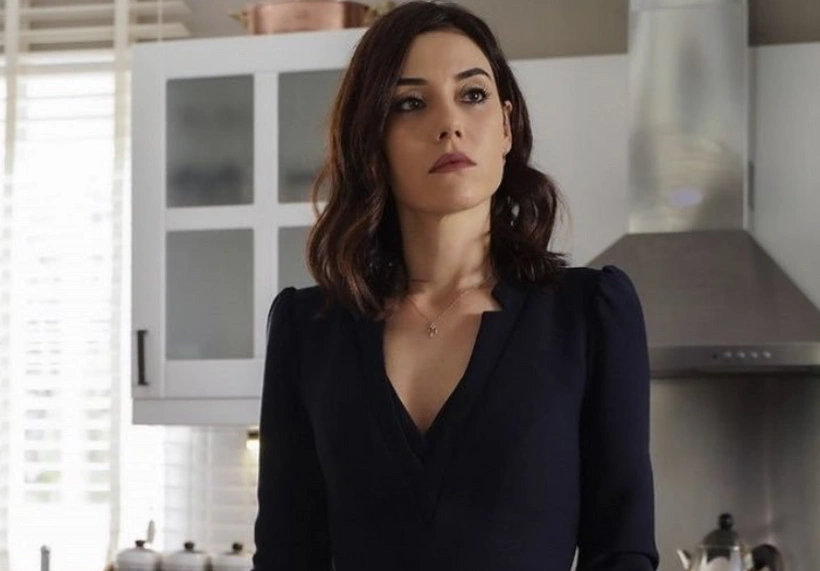 Cansu Dere hastaneye kaldırıldı