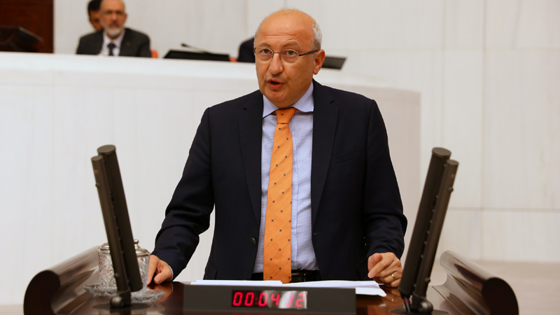 CHP'li Utku Çakırözer'den yeni yönetmeliğe büyük tepki!