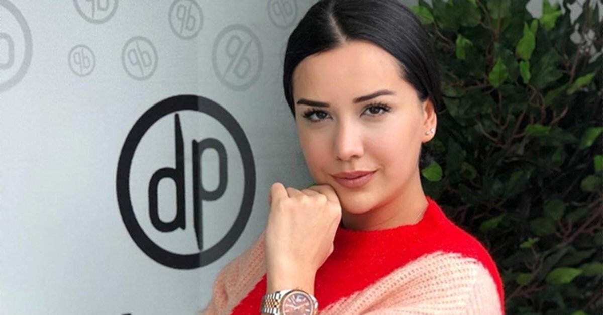 Dilan Polat'a takipçilerinden 'görgüsüzlük' eleştirisi