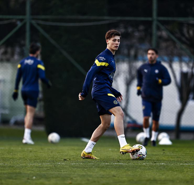 Fenerbahçe'de, Çaykur Rizespor maçı hazırlıkları başladı