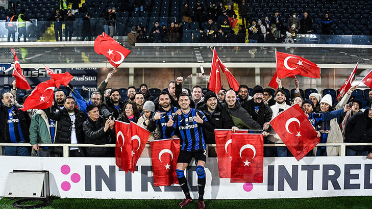 Merih Demiral'a sevgi seli