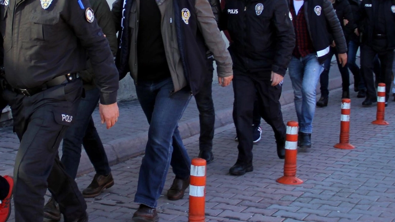 'Et taşıyoruz' dediler bakın kamyondan neler çıktı!