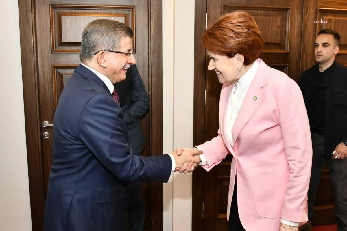 Meral Akşener Gelecek Partisi'ni ziyaret etti