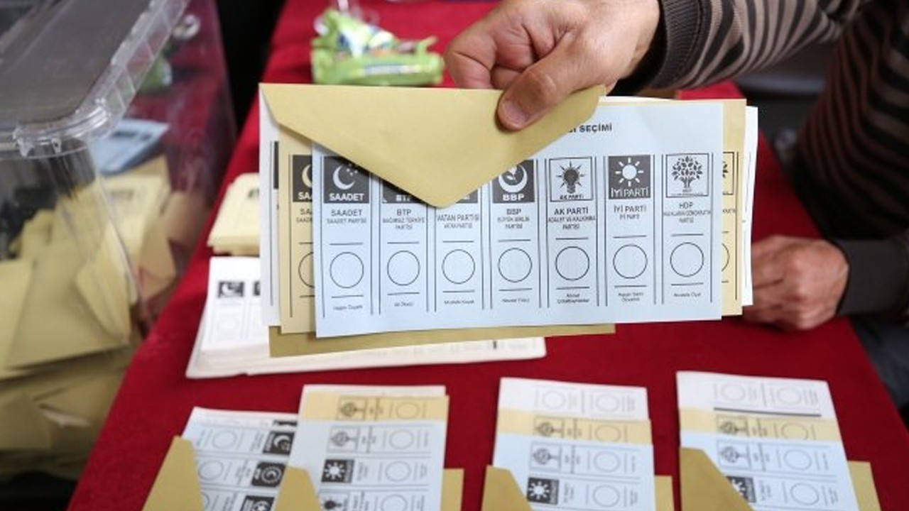 Seçim yaklaştıkça anketler şekilleniyor