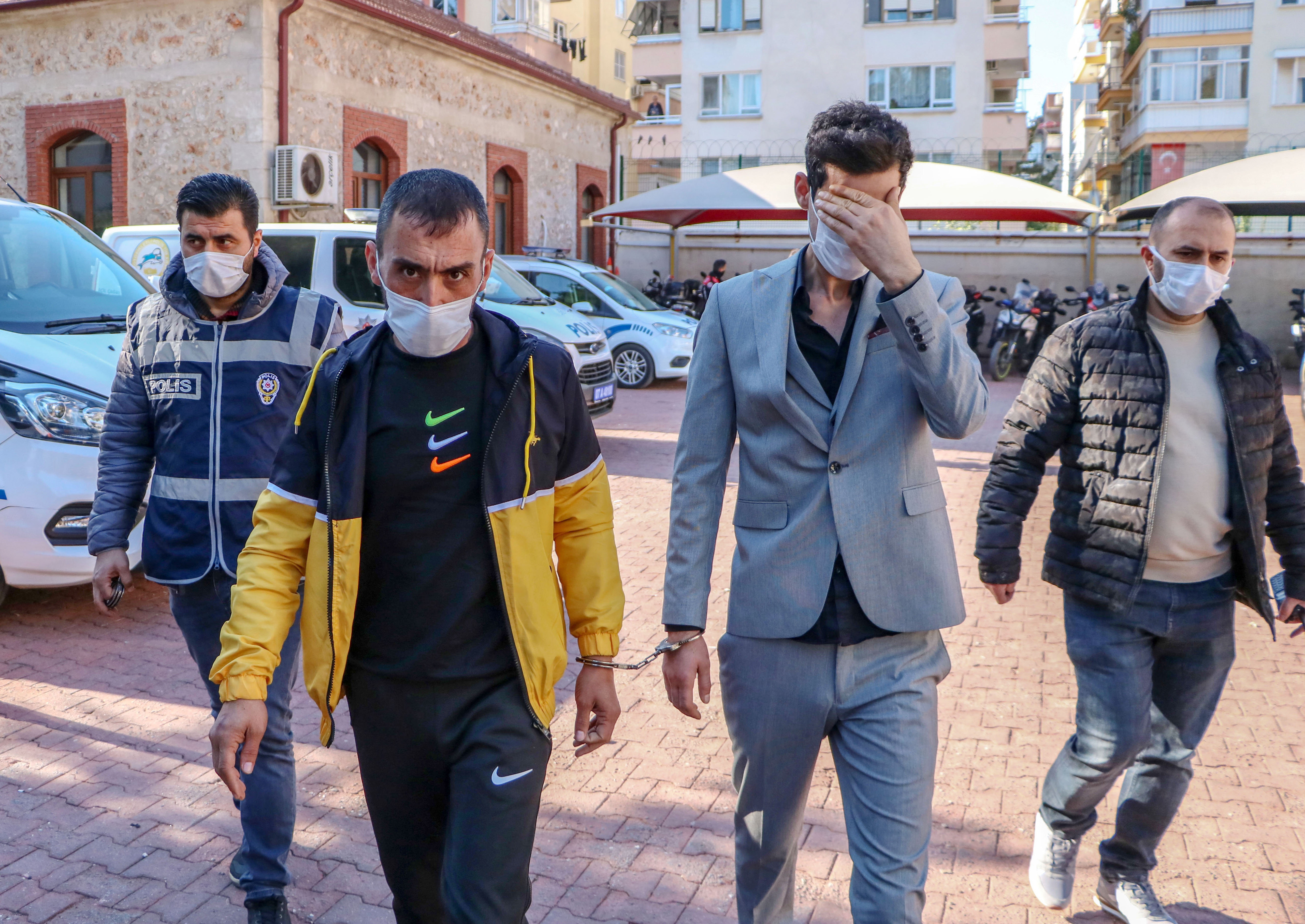 Kayınpederini baklavayla zehirledi