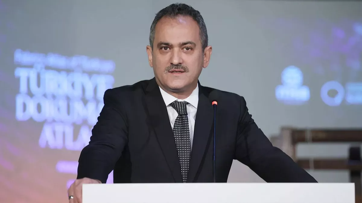 Bakan Özer: 'Esenyurt'un eğitim sorununu çözeceğiz'