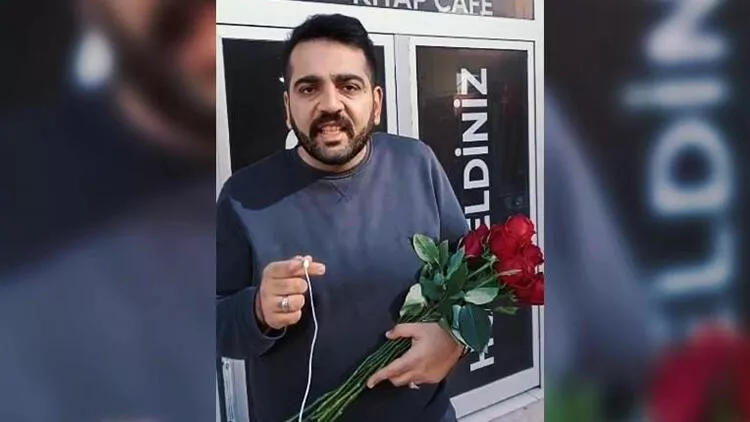 İsveç'te Kur'an-ı Kerim yakma saygısızlığına karşı Mardinli gençler kiliselerde gül dağıttı