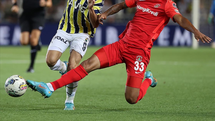 Maçta yok yok! F.Bahçe öldü öldü dirildi kazanmasını bildi