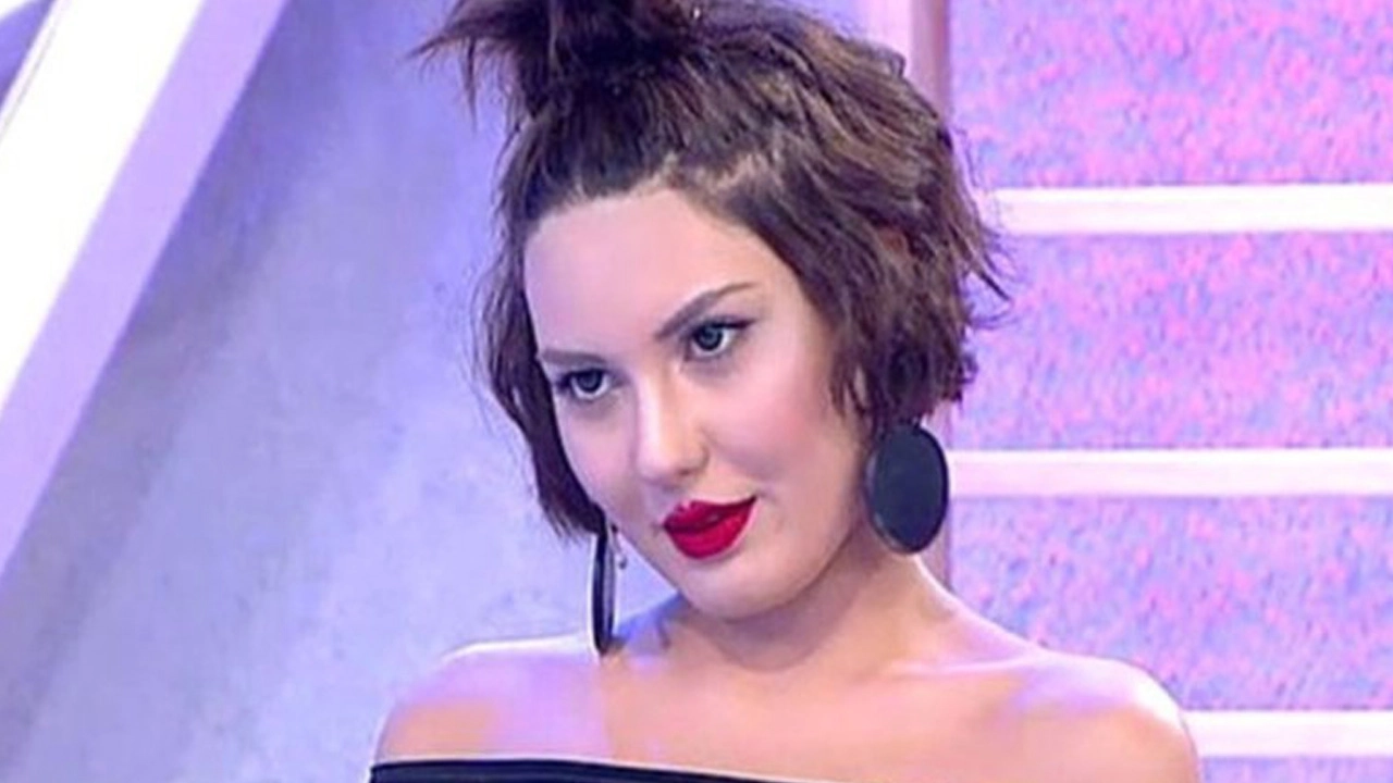 Bahar Candan'dan çıplak pozlar!