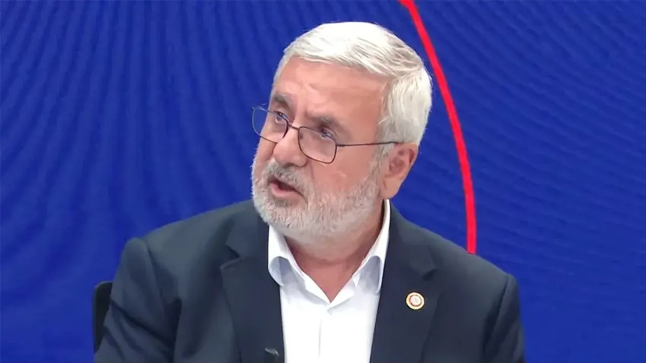 Mehmet Metiner bile bu kadar yalakalığa dayanamadı!