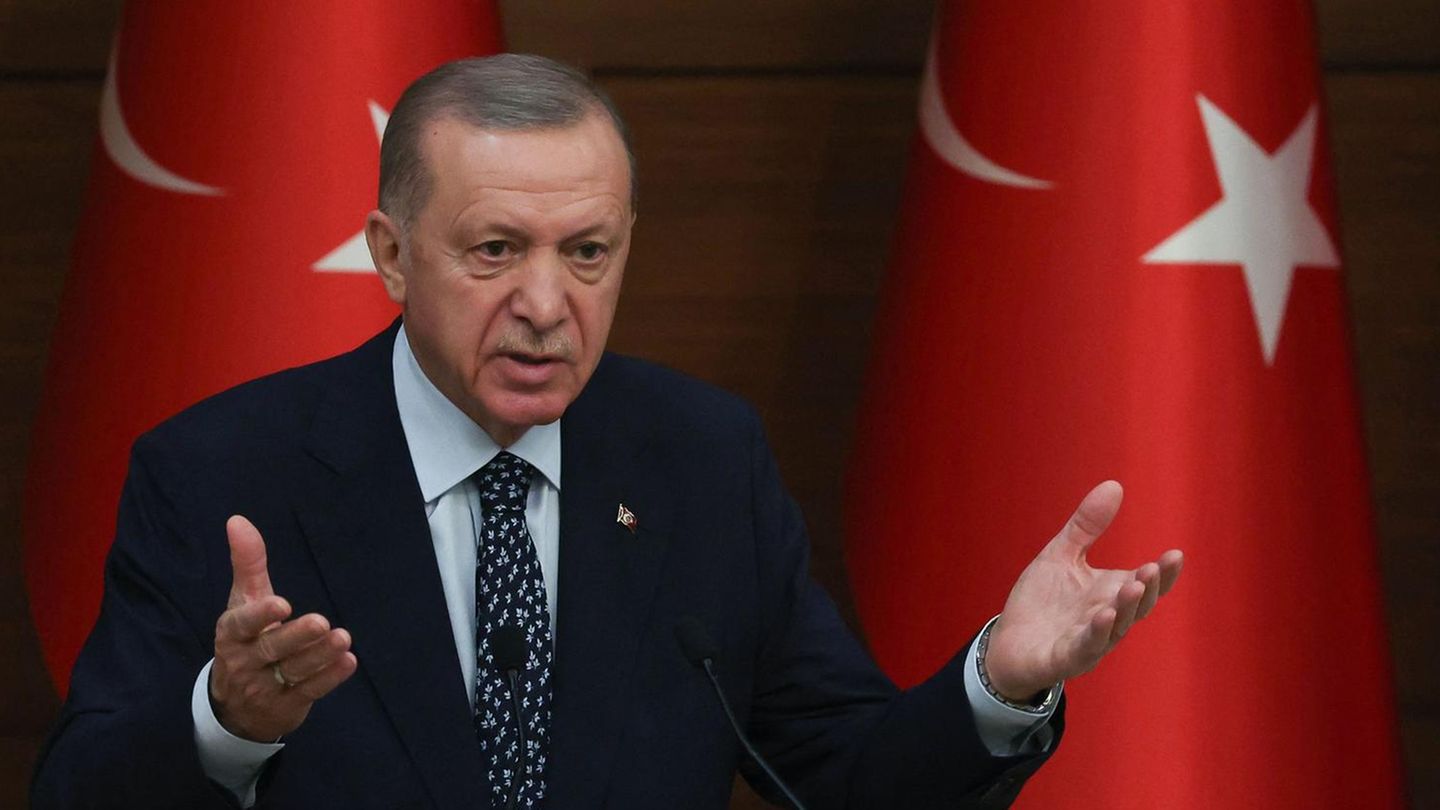 Batı'nın hedefinde yine Erdoğan var!