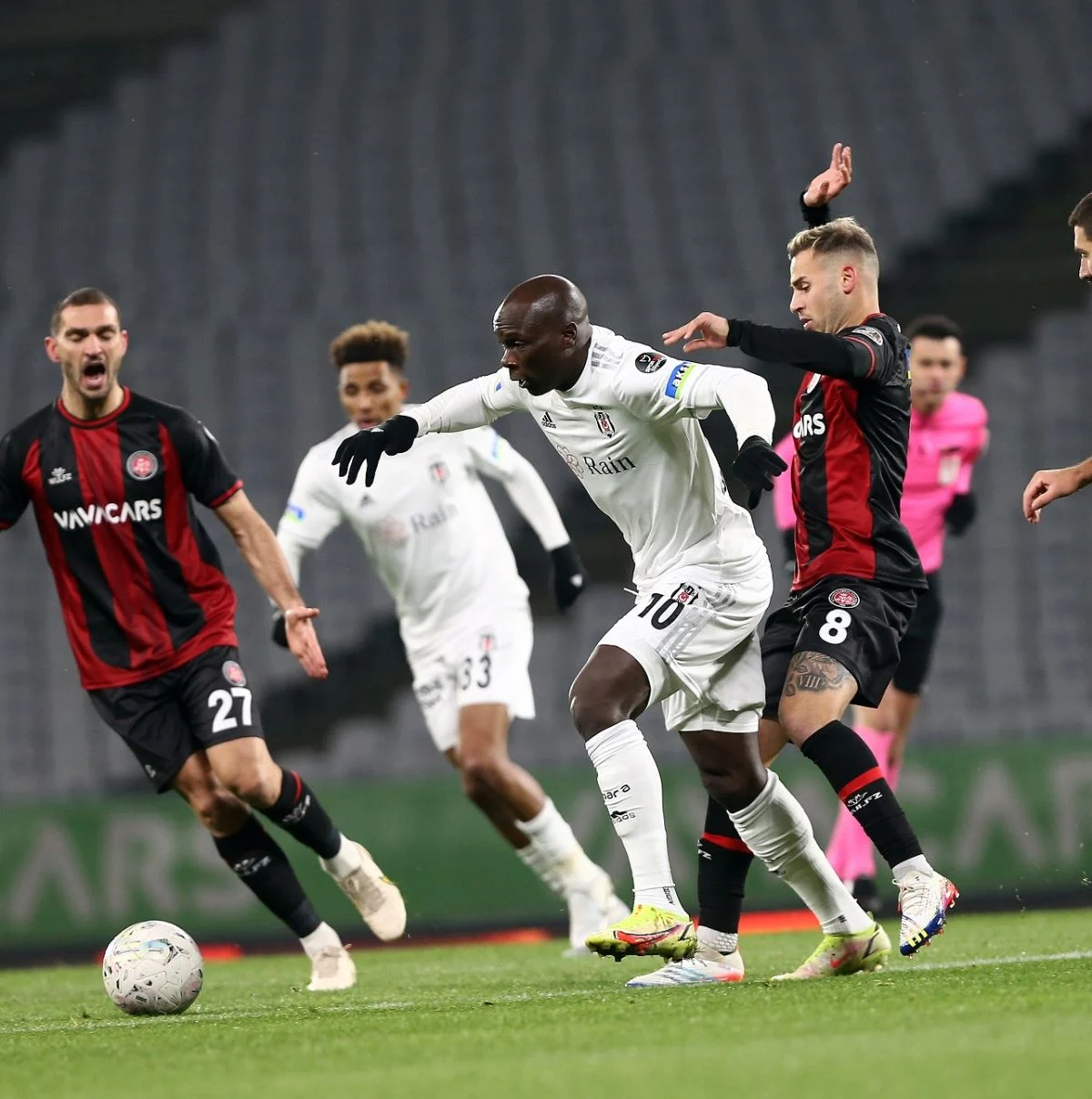 Beşiktaş'ın galibiyet serisi Karagümrük'te son buldu!