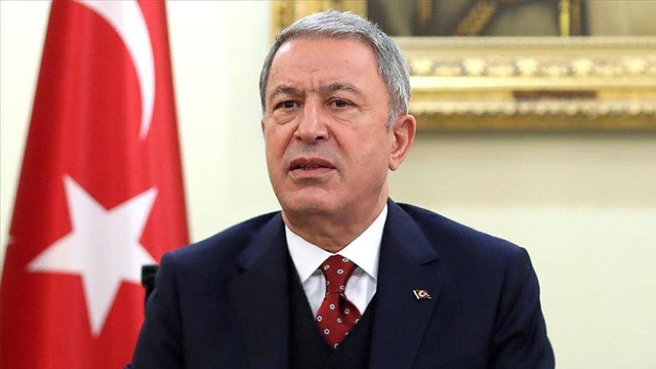 Bakan Akar: Saldırılara misliyle karşılık veriliyor