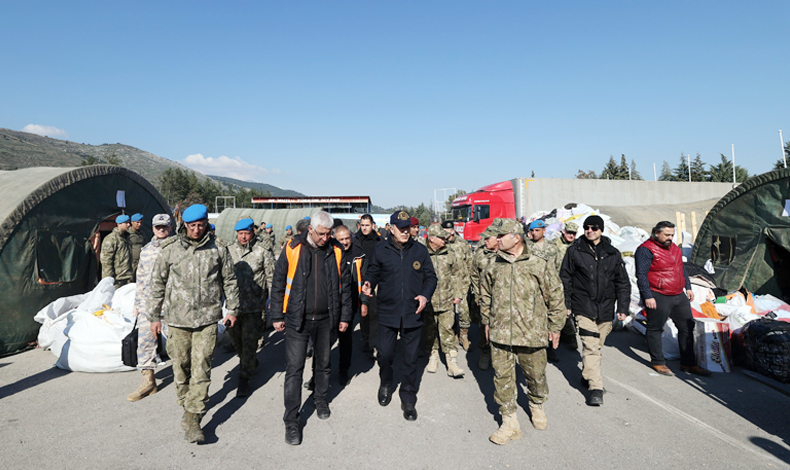 Mehmetçik, deprem yardımlarını lojistik üssüyle koordine ediyor