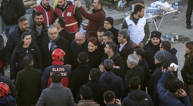 İYİ Parti deprem bölgesinde alınması gereken acil tedbirleri açıkladı