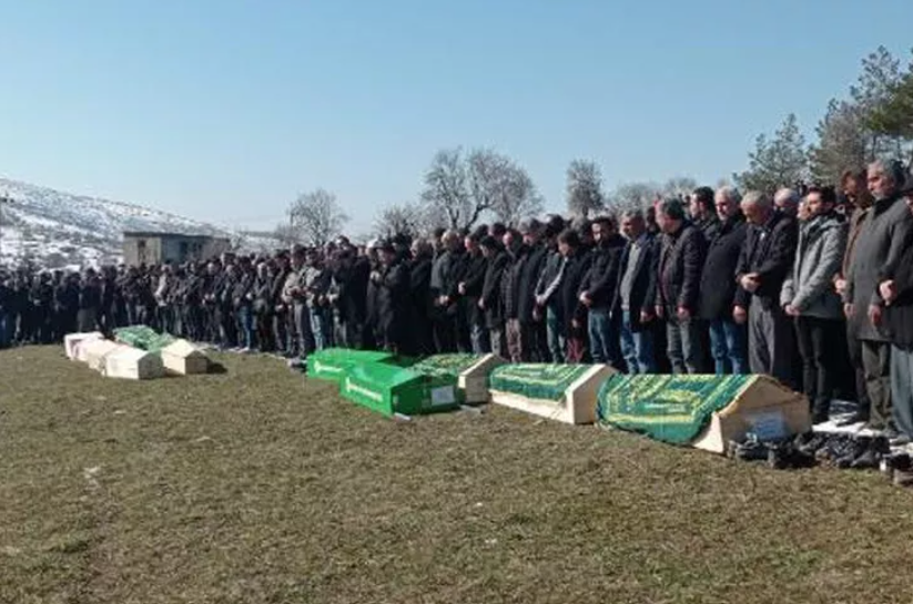 Depremde 15 kişilik aileden sadece 2 kişi kaldı!