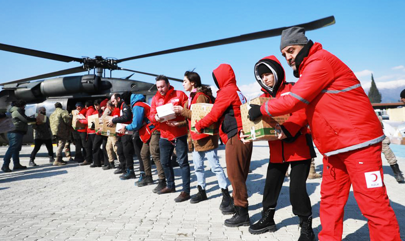Kızılay, 900 köyde afetzedelere yardım ulaştırdı
