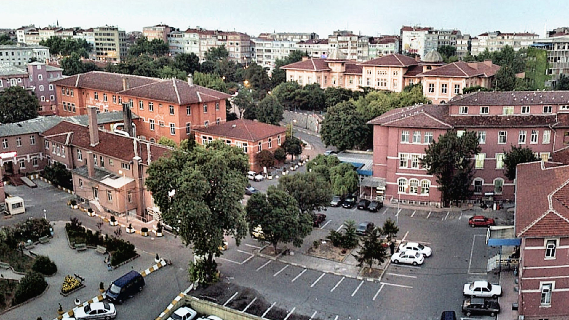 Çapa Tıp Fakültesi'nde büyük skandal! Yıkıldı yıkılacak