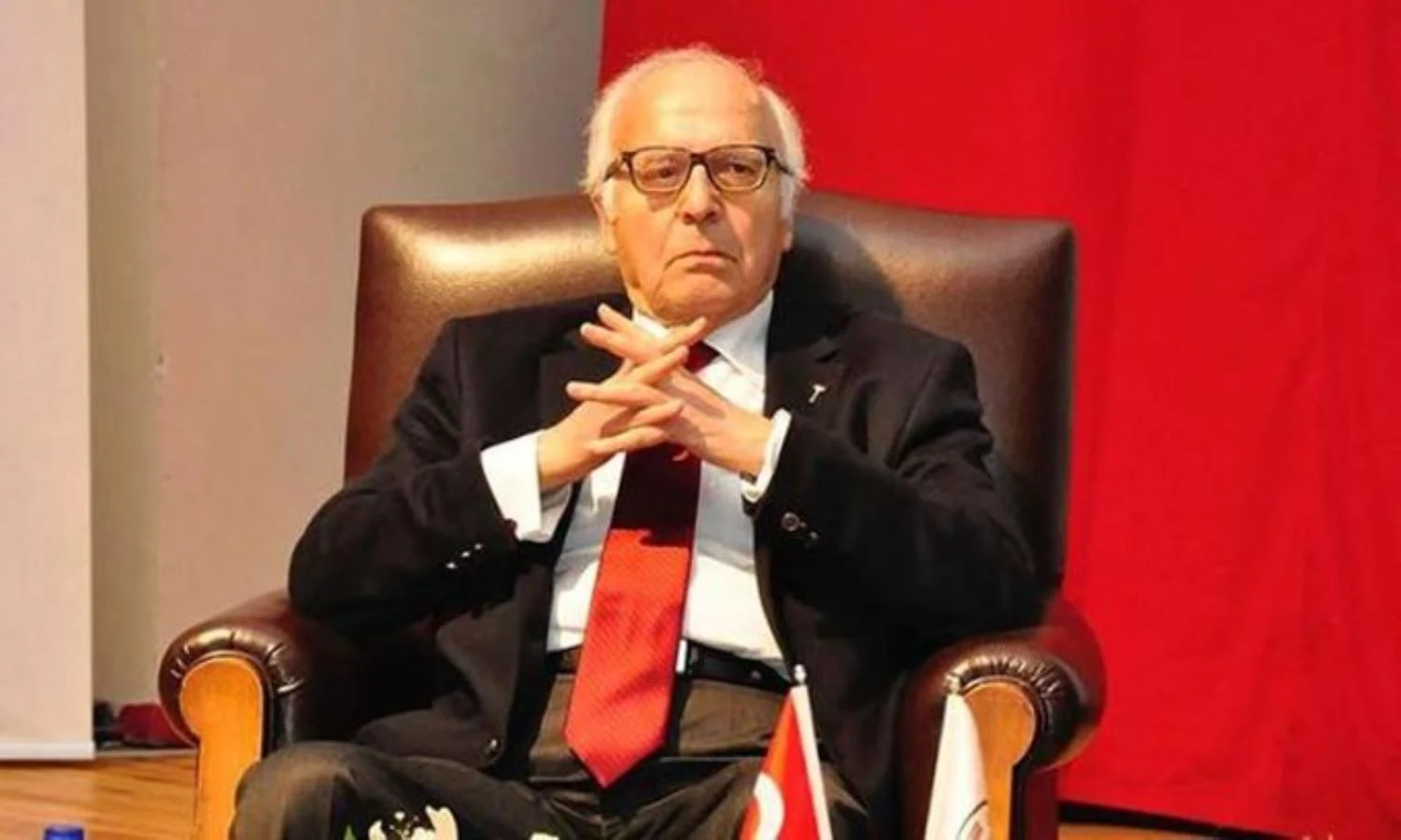 Sabih Kanadoğlu hayatını kaybetti
