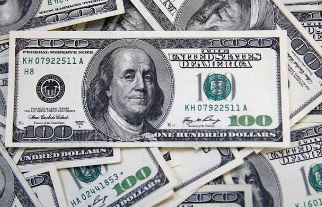 Dolar aldı başını gidiyor aman dikkat!