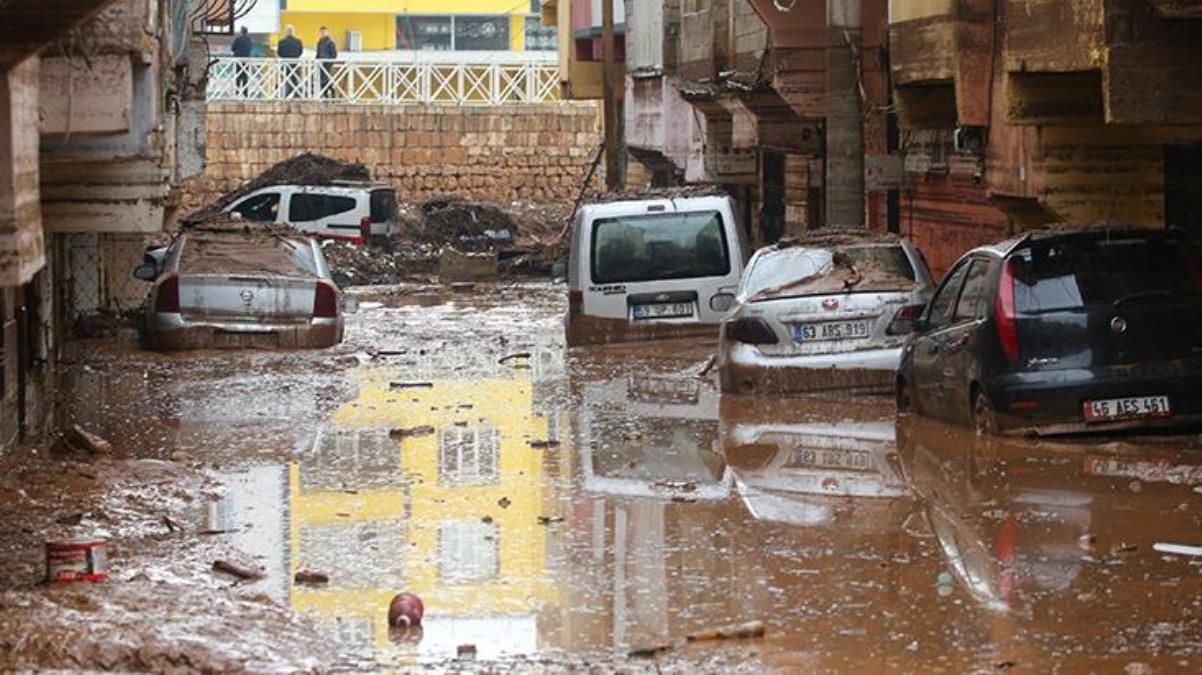 Sel felaketinde acı bilanço artıyor: Hayatını kaybedenlerin sayısı 17'ye yükseldi!