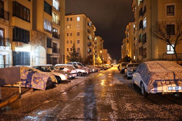 GAZİANTEP'TE SAĞANAK VE DOLU ETKİLİ OLDU