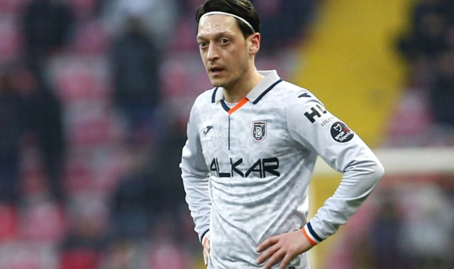 Mesut Özil futbolu bıraktı