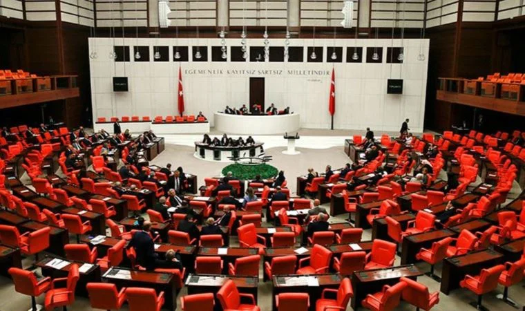 Emekliye zam düzenlemesi Meclis'te!