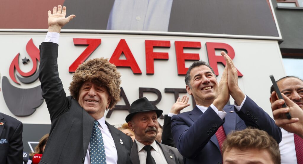 Sinan Oğan 100 bin imzayı topladı