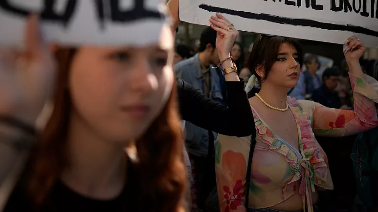 Fransa’da polis özür diledi!