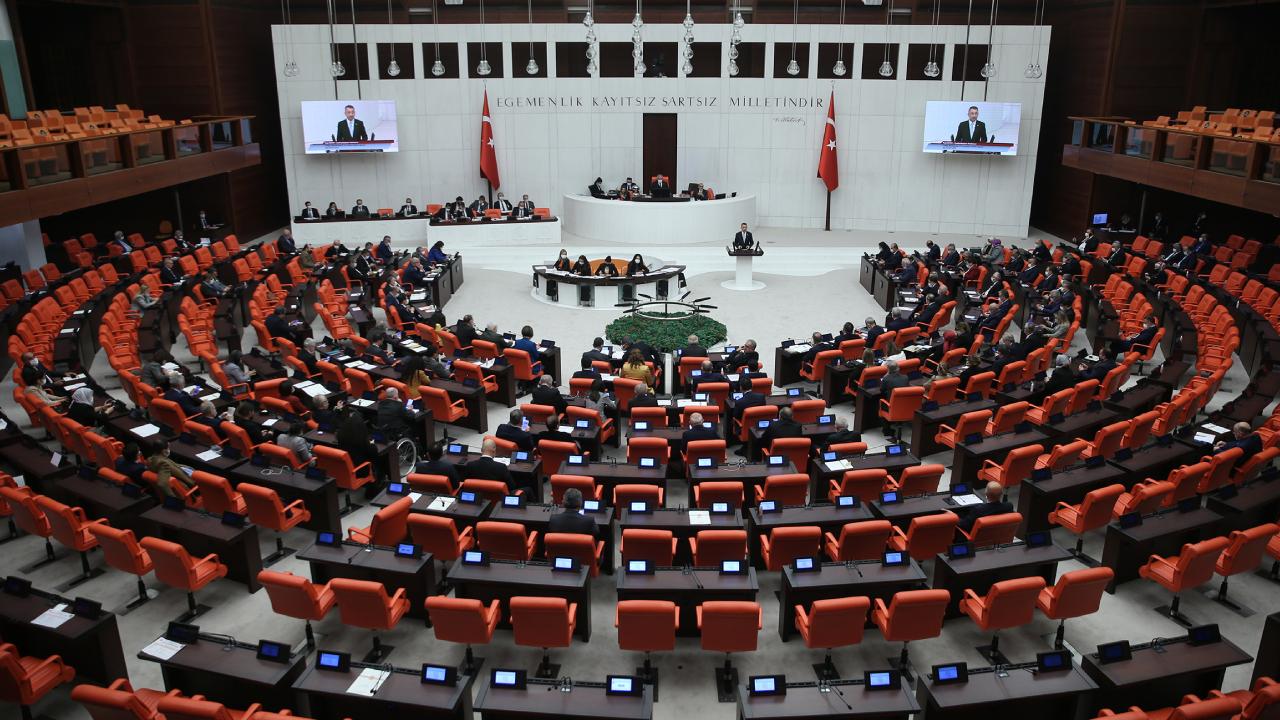 En düşük emekli maaşı ve geçici işçi düzenlemesi teklifi, TBMM'de