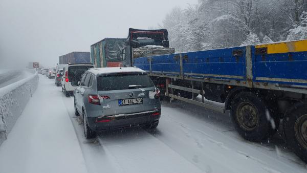 D-100 Karayolu İstanbul istikameti trafiğe kapandı