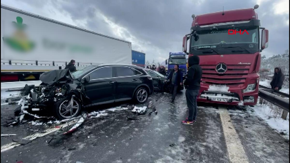 Bolu'da 58 aracın karıştığı kazada: 2 si ağır 10 yaralı