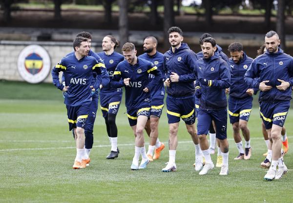 Fenerbahçe, Beşiktaş hazırlıklarını sürdürdü