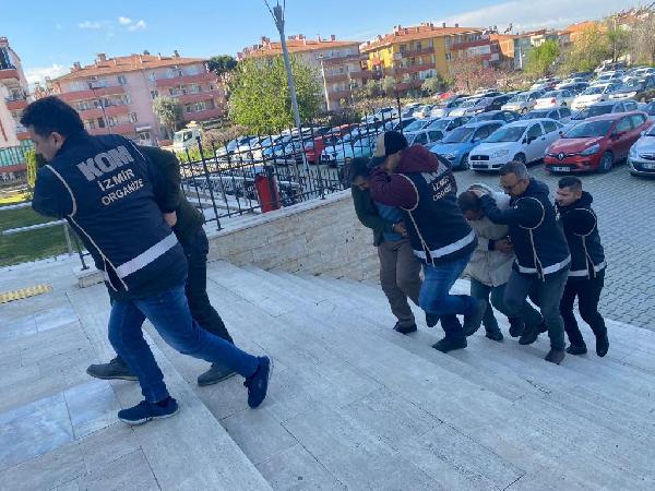 İzmir ve Manisa'daki 'Akbaba' operasyonunda 9 tutuklama