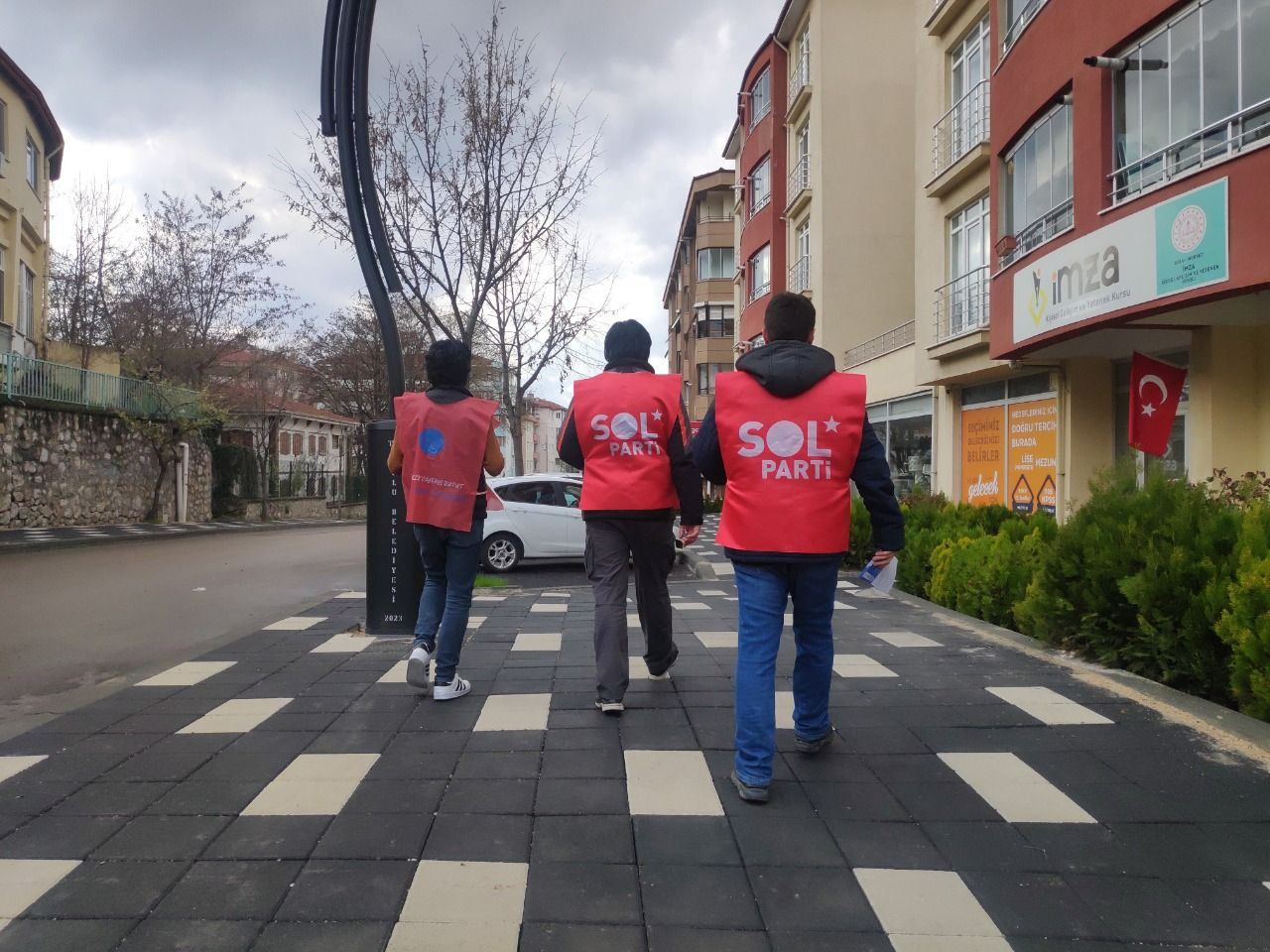 Bildiri dağıtan 4 Sol Partili gözaltına alındı