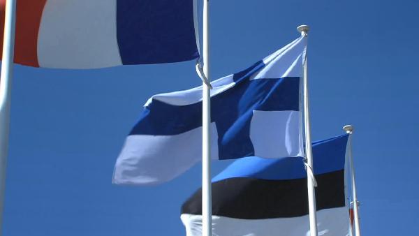 Finlandiya bayrağı, NATO Karargahı’nda göndere çekildi