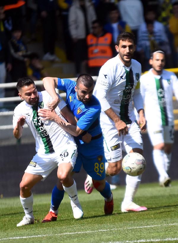 Bucaspor 1928'de Erhan Çelenk sevinci