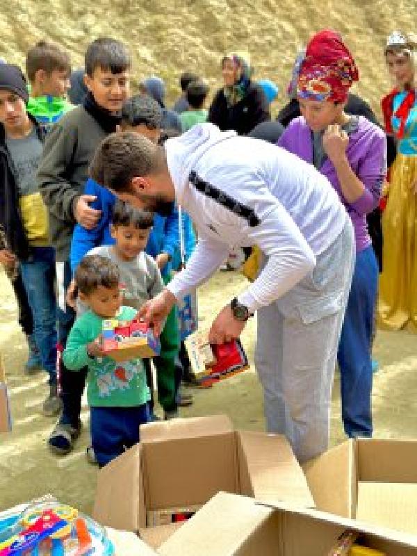 Deprem bölgesindeki 15 köye 5 bin oyuncak gönderildi