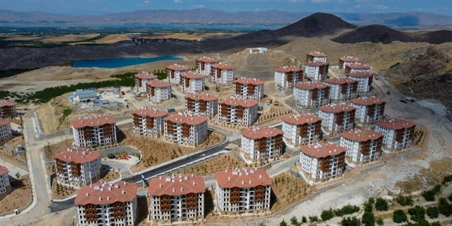 Depremzedelere teslim edilen konutlar yeni yapılmamış!